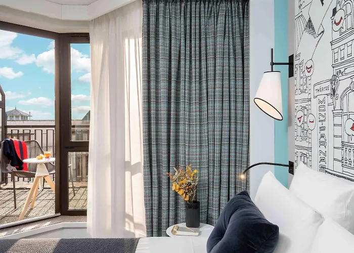 Mercure Centre Gare Montparnasse 4* باريس