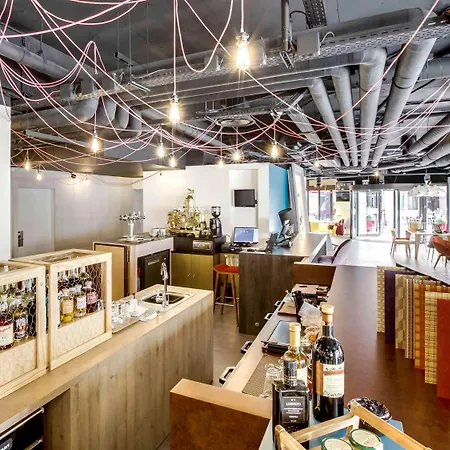 Mercure Centre Gare Montparnasse Hotel 4*