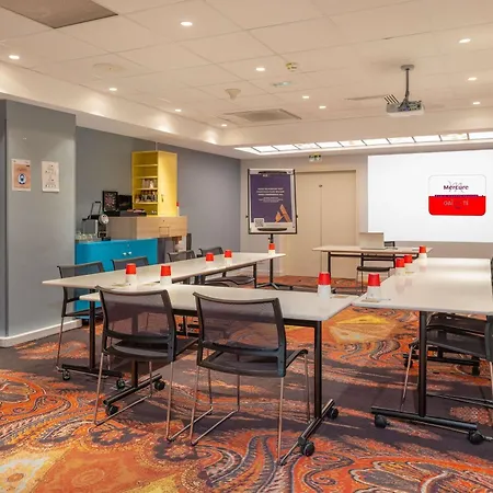 ホテル Mercure Centre Gare Montparnasse 4*