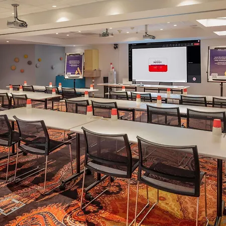 Mercure Centre Gare Montparnasse ホテル 4*