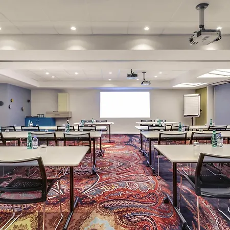 Mercure Centre Gare Montparnasse 4*