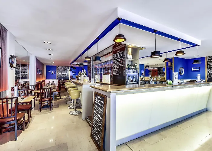 Mercure Gare Montparnasse 4*